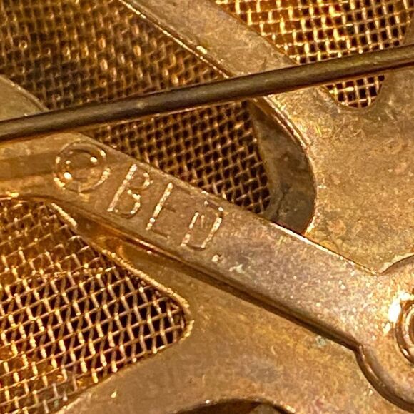 Vintage B.E.D Mesh Petal Flower Brooch Pin - Picture 8 of 10